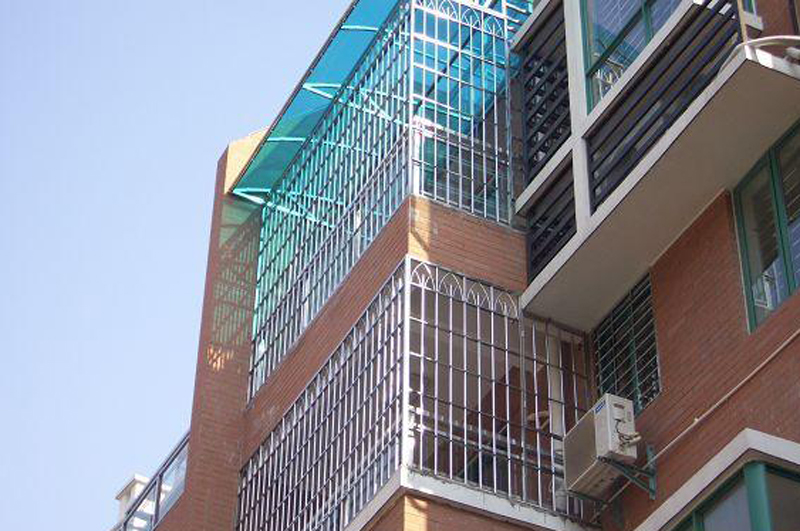 裝飾管：不銹鋼防盜網(wǎng)